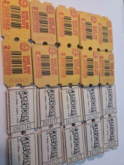 Gameworks Arcade Tickets approx 75 + Dave n Busters over 125 Tickets Lot.