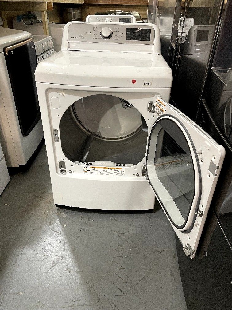 LG 27” free standing front load dryer White $350