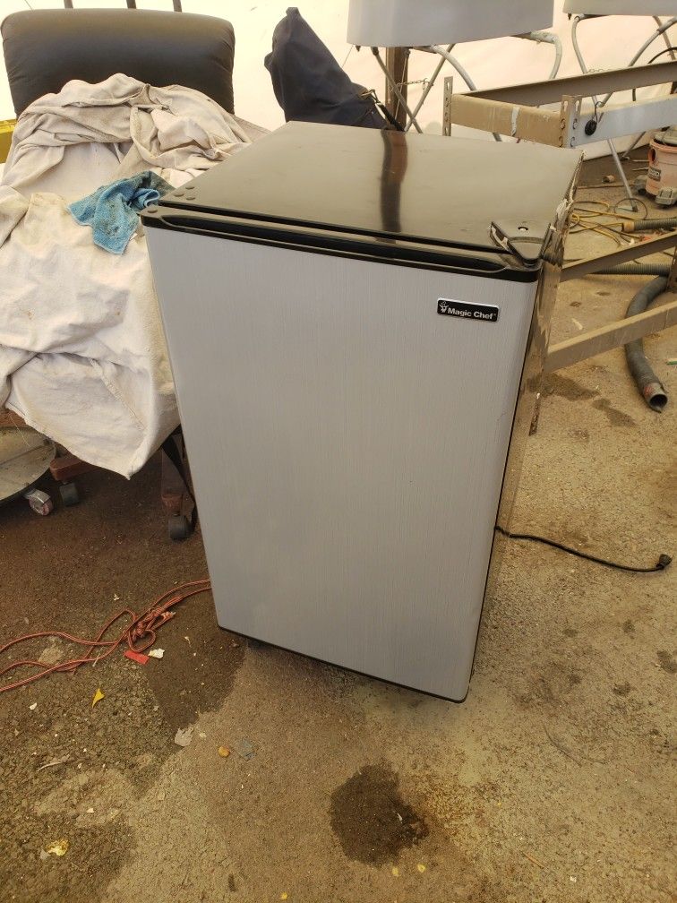 Mini Fridge - 4.4 Cu. Feet Marshall Amp Style for Sale in San Diego, CA -  OfferUp