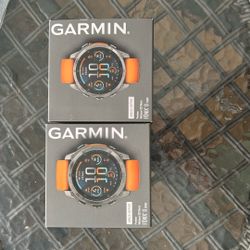 2 Garmin Smartwatches 