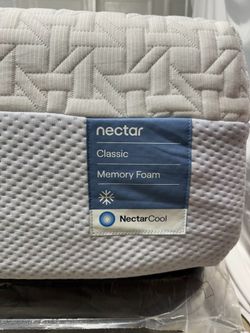 Nectar Classic Memory Foam King Mattress - LIKE NEW! Delivery Available