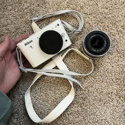 Nikon 1 Digital Camera With lens