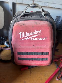 Milwaukee pack out backpack