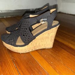 Women’s platform shoes