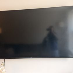 70’ Vizio TV