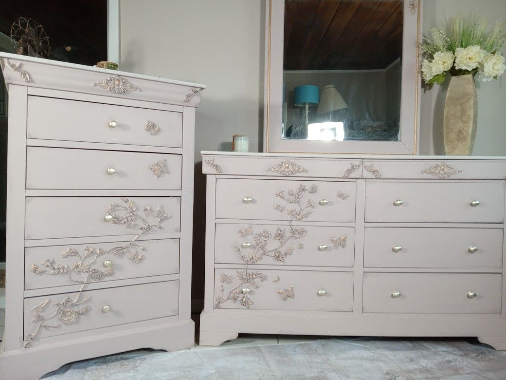 Dresser Set