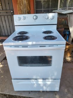 Whirlpool Electric Stove In Good Condition And Warranty Works Great 19th Ave And Baseline pick up only