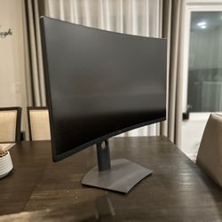Curved1440p Dell 32” Gaming Monitor 165 Hz  