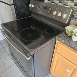 GE Electric Stove