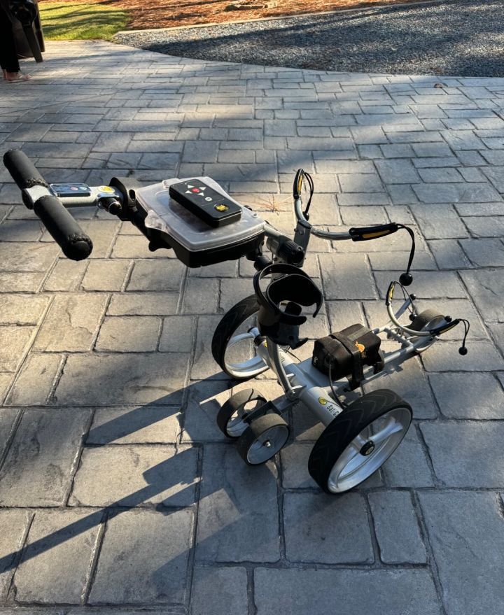 2023 Bat Caddy X8R