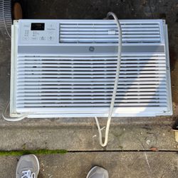 8000 BTU Ac  By GE Excellent Condition 