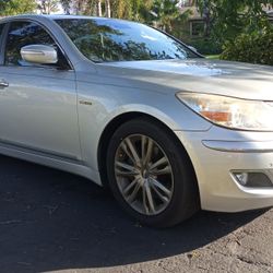 2011 Hyundai Genesis 164k