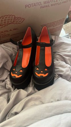 Hot Topic Pumpkin Mary Jane’s