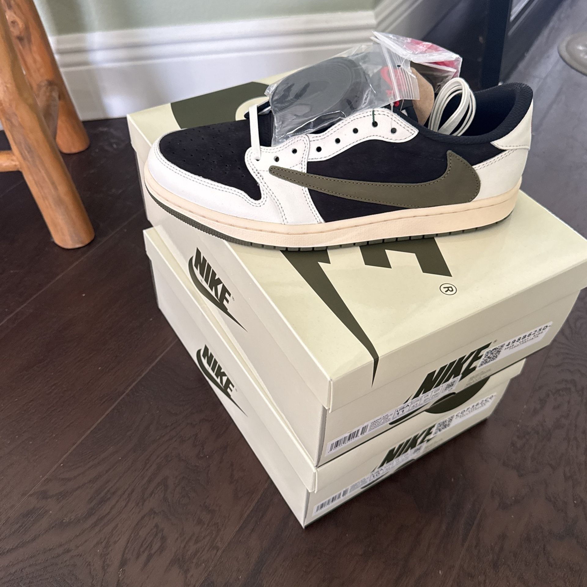 Jordan 1 Retro Low OG SP Travis Scott Olive Women