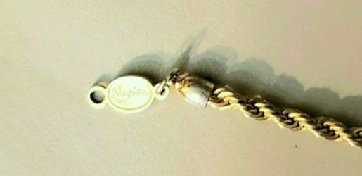 NAPIER Rope Link Bracelet In Goldtone. Great Condition. 