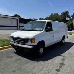 2004 Ford E-350