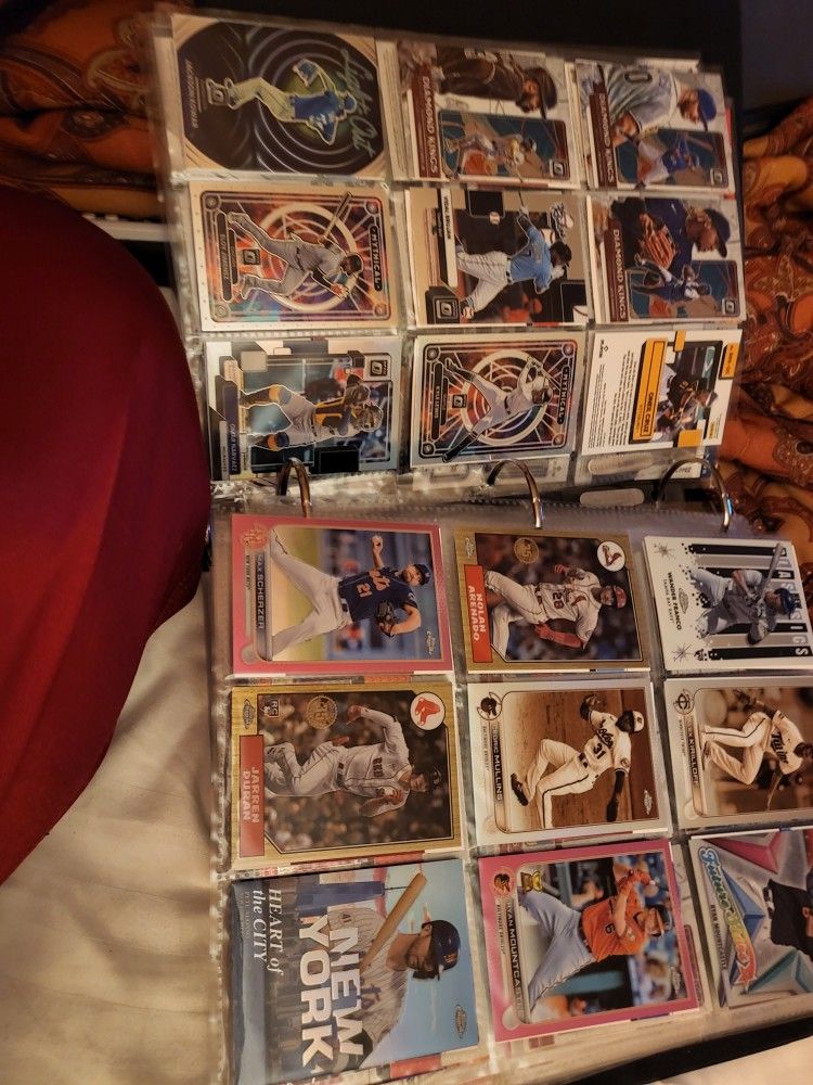 Baseball Cards 2022 Parralels Over A Thousand