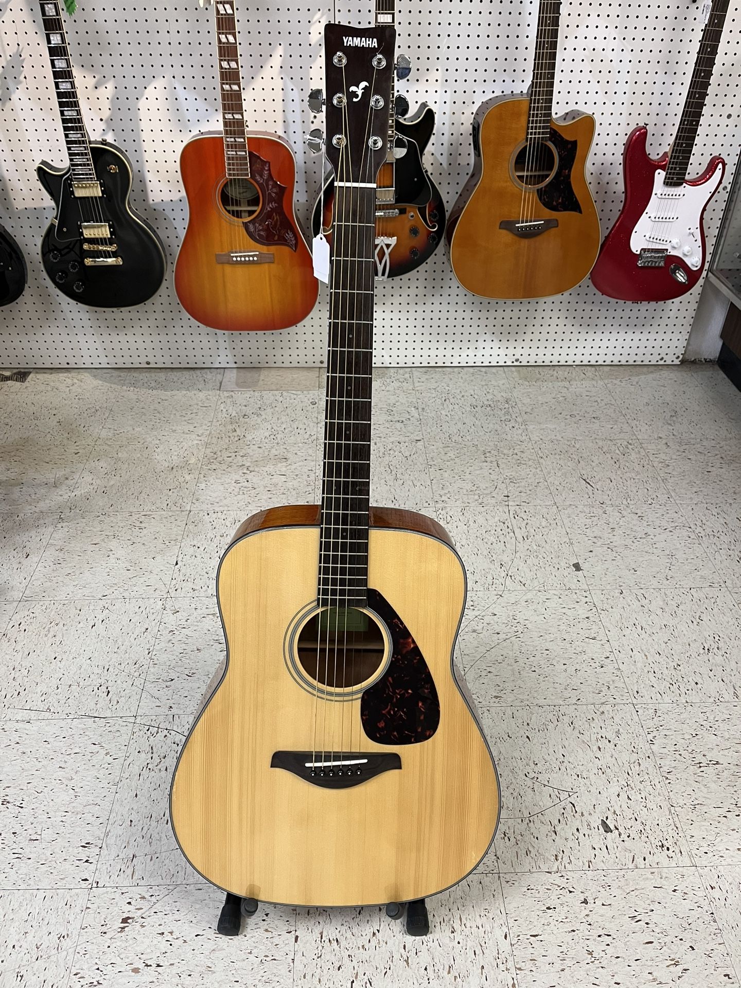 Yamaha Acoustic Guitar