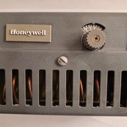 NEW Honeywell Type T631C - 1103 Airswitch , -30'-100 deg. F. Heat or Cool switch SPDT