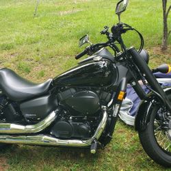 2020 HONDA SHADOW PHANTOM. ONLY 80 MILES ON IT. MINT CONDITION.