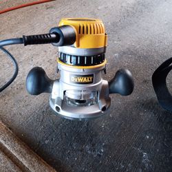 Dewalt 3/4 HP Router 
