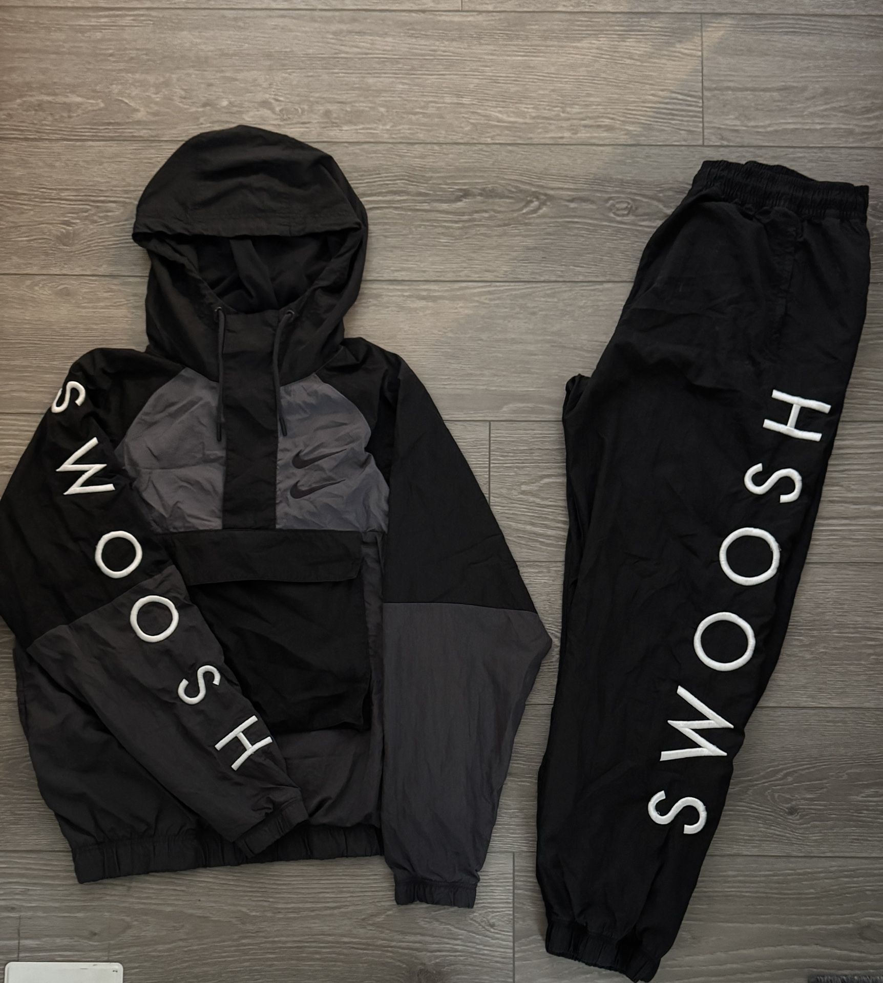 Swoosh + Jacket Sweats Men • Size Small