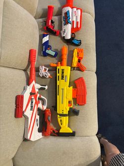 8 Nerf guns (some Fortnite)