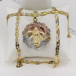 Virgen de Guadalupe y cadena chapada en oró 18k/Virgin of Guadalupe and 18k gold plated chain