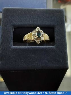 Women's Ring - Yellow Gold 10k (.417) 2.4 grams Size 4