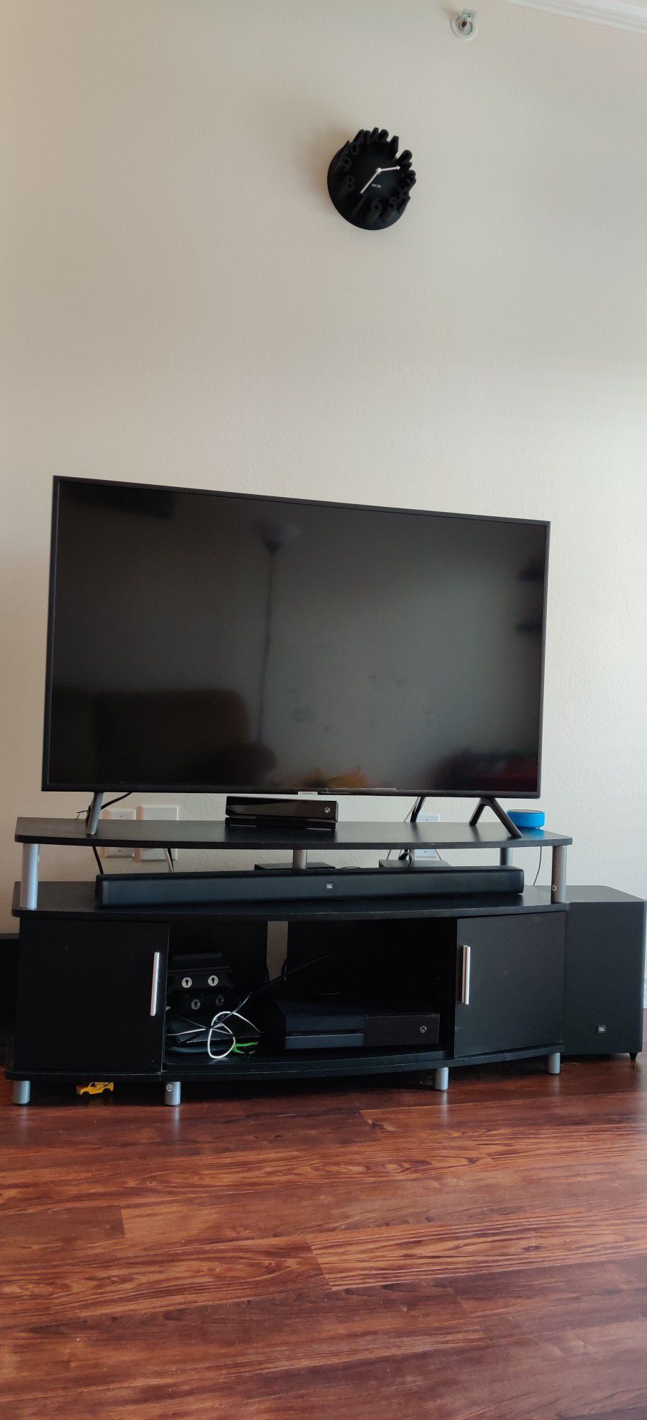 Moving out sale... Tv
