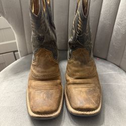 Used Kids ARIAT BOOTS 