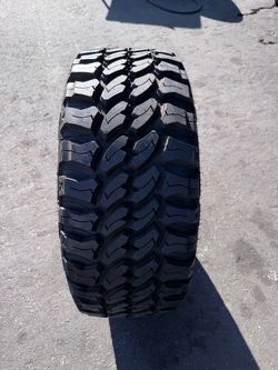 (1) Pro Comp Xtreme MT2 LT305/65R17