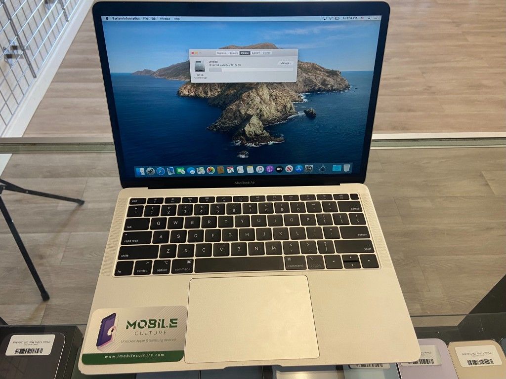 2019 MacBook Air 13” i5 8GB 128HD (Ask About Our Finance Options!!)