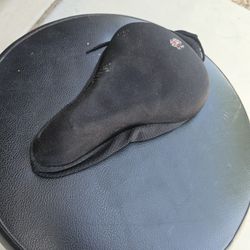 GEL-PADDED BICYCLE SEAT COVER