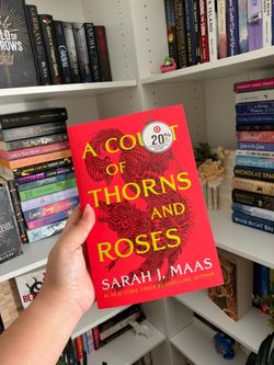 A Court of Thorns and Roses by Sarah J. Maas