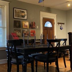 Dining table & 4 chairs