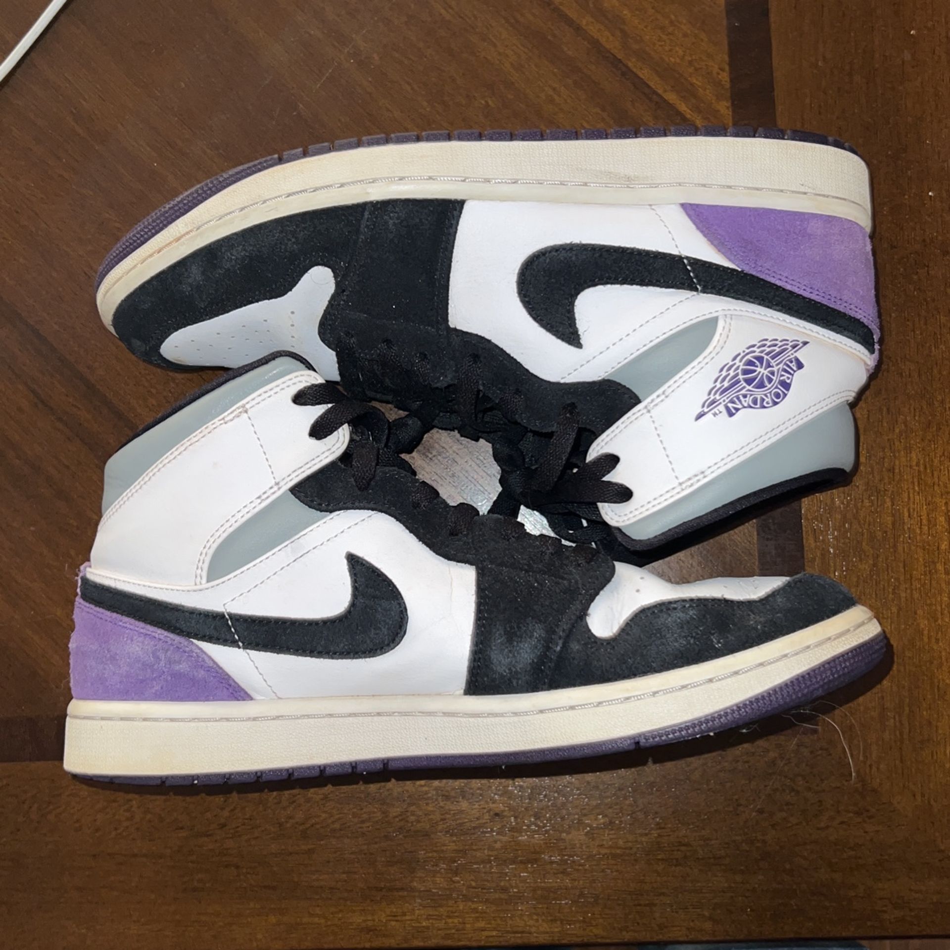 Jordan 1 Mid Varsity Purple