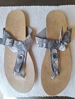 Sandals women size 8