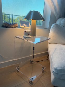 Modern Clear Acrylic Side Table with Wheels – Lucite End Table