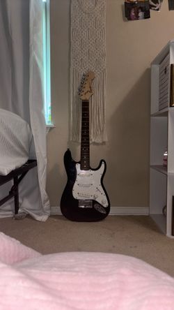 Squire Electric Guitar NO STRINGS