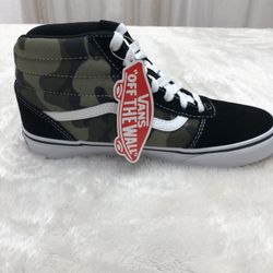 NWT - Vans Ward Hitop, Camoflauge(canvas)/Black(suede), size 5 youth.