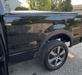 Black 4 1/2 Foot Truck Bed Cover