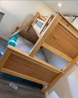 Bunk bed