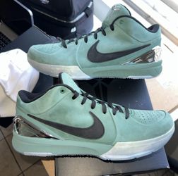 Nike Kobe 4 Protro Girl Dad Size 11.5M