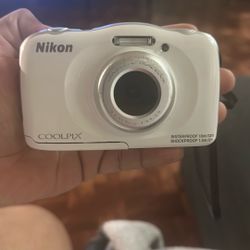 Nikon Coolpix S33