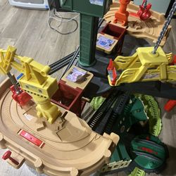 Thomas & Friends Multi-Level Toy Track Set, Trains & Cranes Super Tower