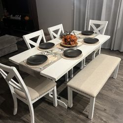 Dinning table And Chairs 