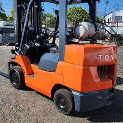 Forklift Toyota 2009  8000lbs