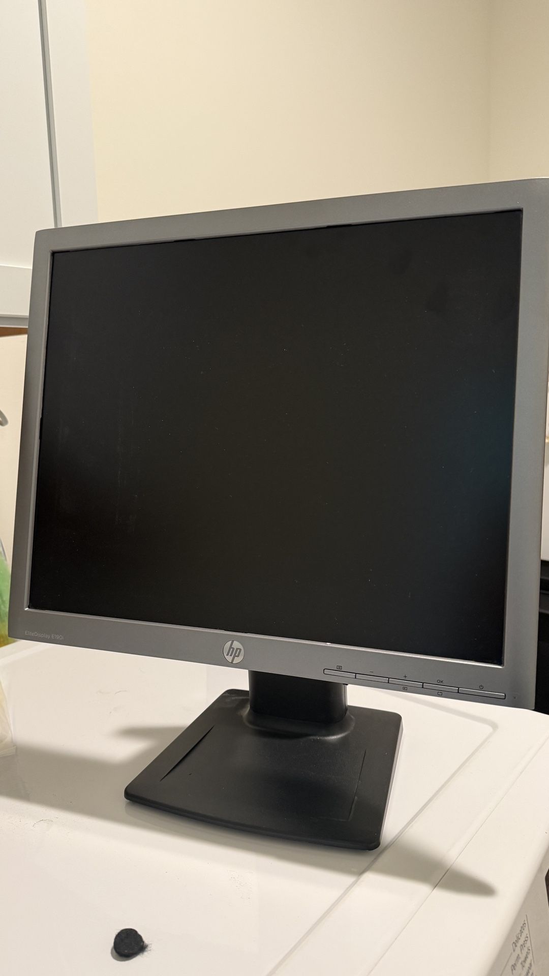 21” HP Monitor, Rotates 360