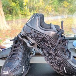 Brand New Woman's Nike Shox Size 7